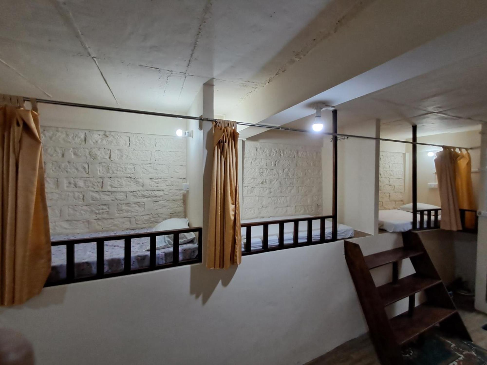Dormitories/Hosteller, Giftland Homestay ไอซอล ภายนอก รูปภาพ
